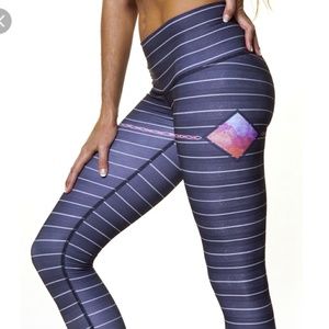 Teeki Hot pants size large